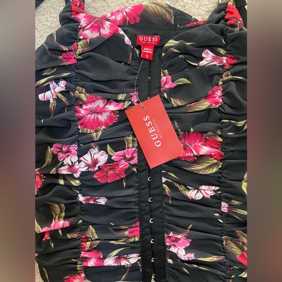 New With Tags ✨black tropics✨ Angelica top from Guess. Size small. - Picture 1 of 3
